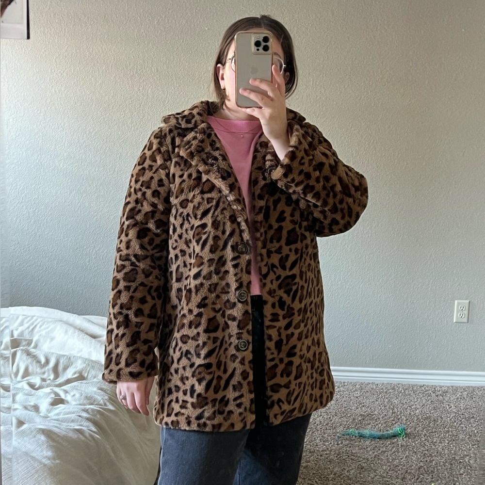 cheetah print coat - large
